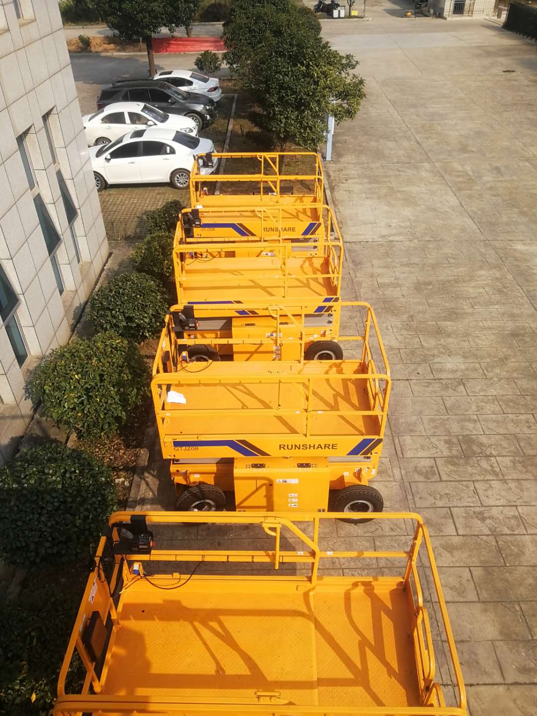 5 units scissor lifts are readying to ship